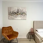 Monique's 2 Apartament *