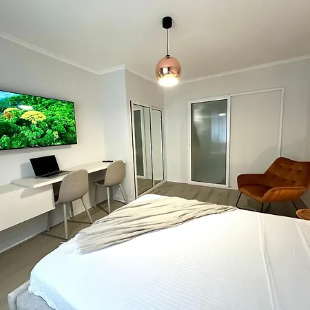 Monique's 2 Apartment